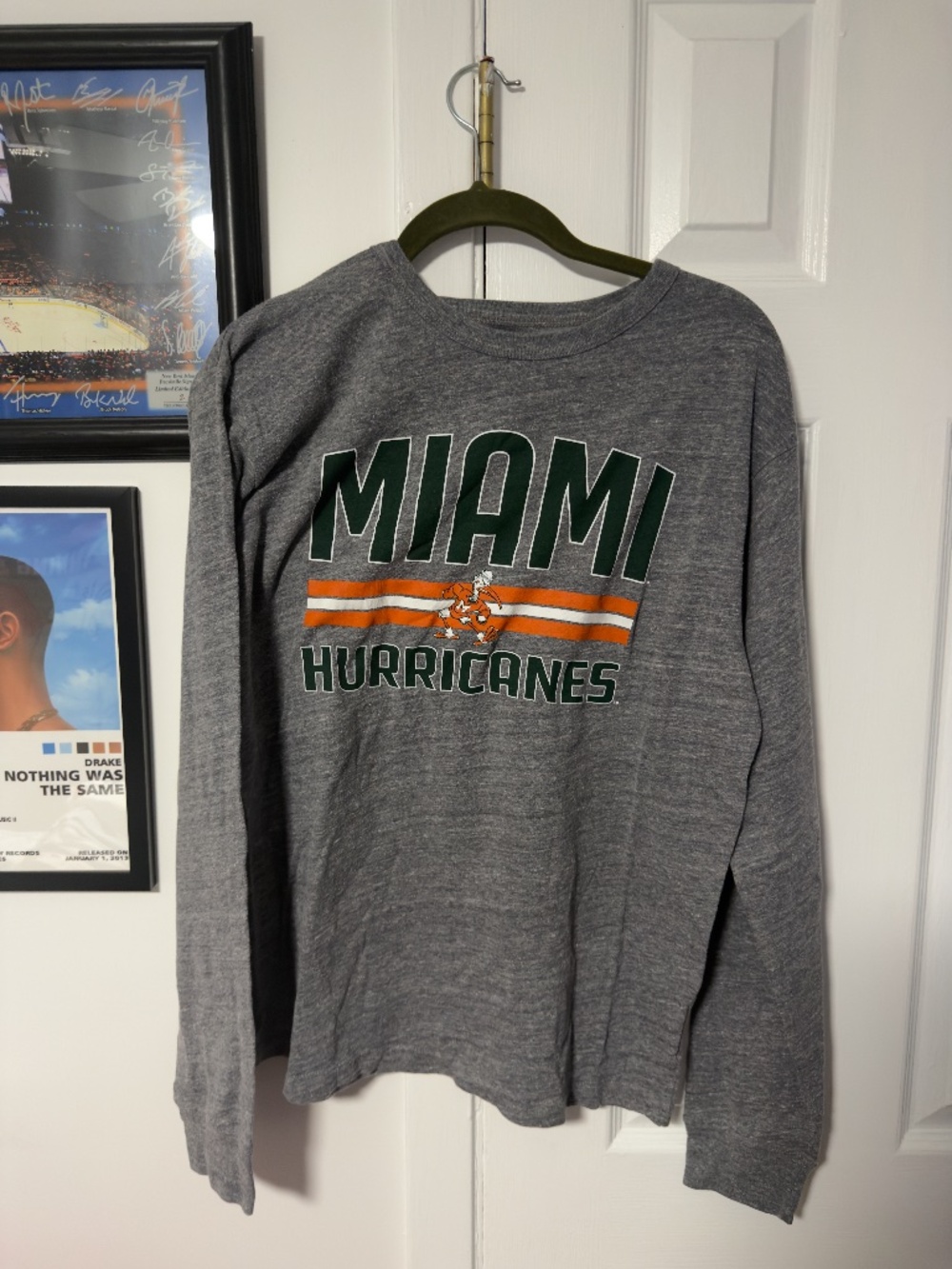 Miami Hurricanes Long Sleeve T-Shirt USED Mens Medium